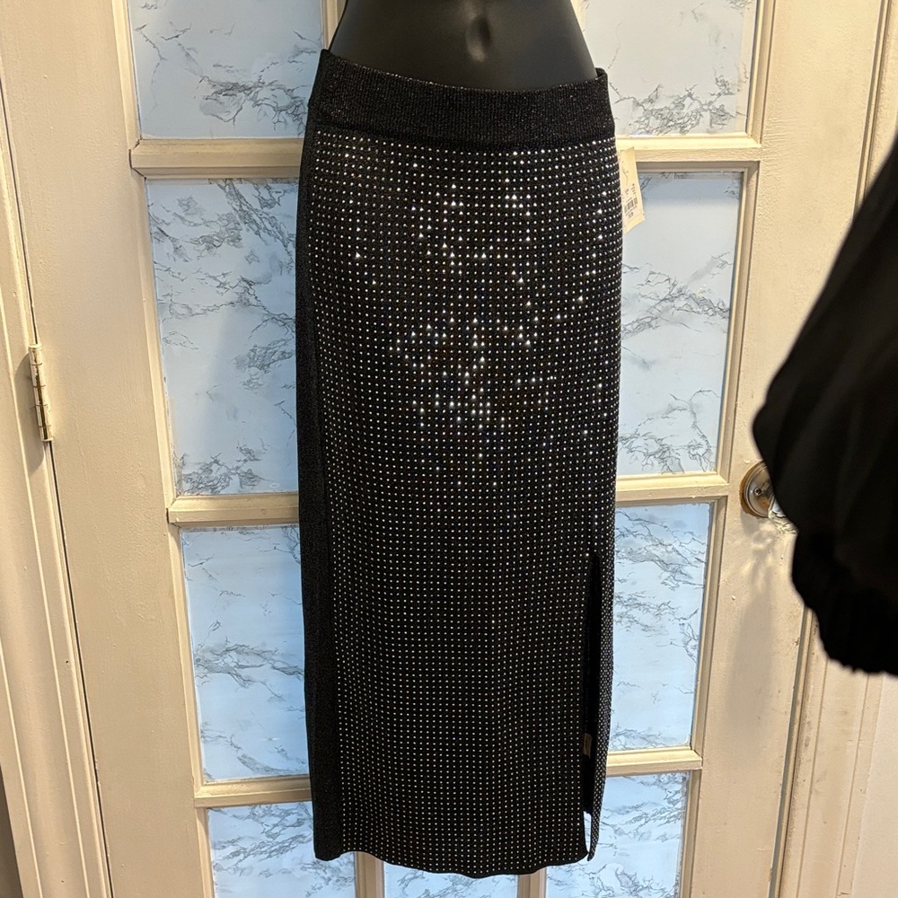 Ontwelfth Size Small 89% Viscosa 11% Nailon Skirt Colored Black And Silver NWTS